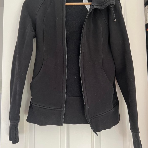 Lululemon scuba black hoodie barely - Picture 1 of 4
